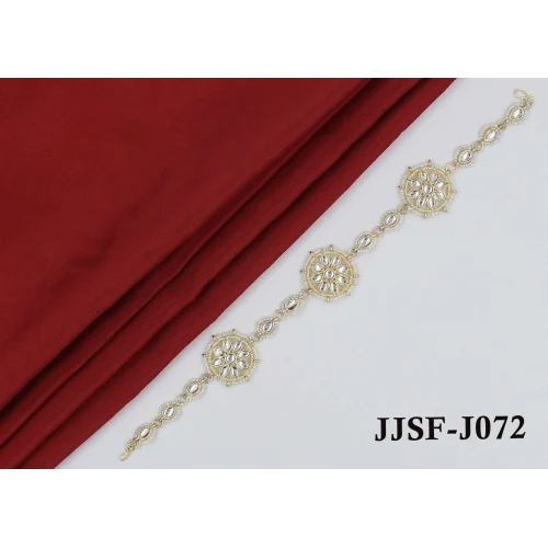 Alloy White Color Kundan Shishpatti - Gender: Women