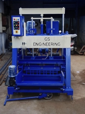 Fully Automatic Hollow Concrete Block Making Machine - Capacity: 160 Ltr