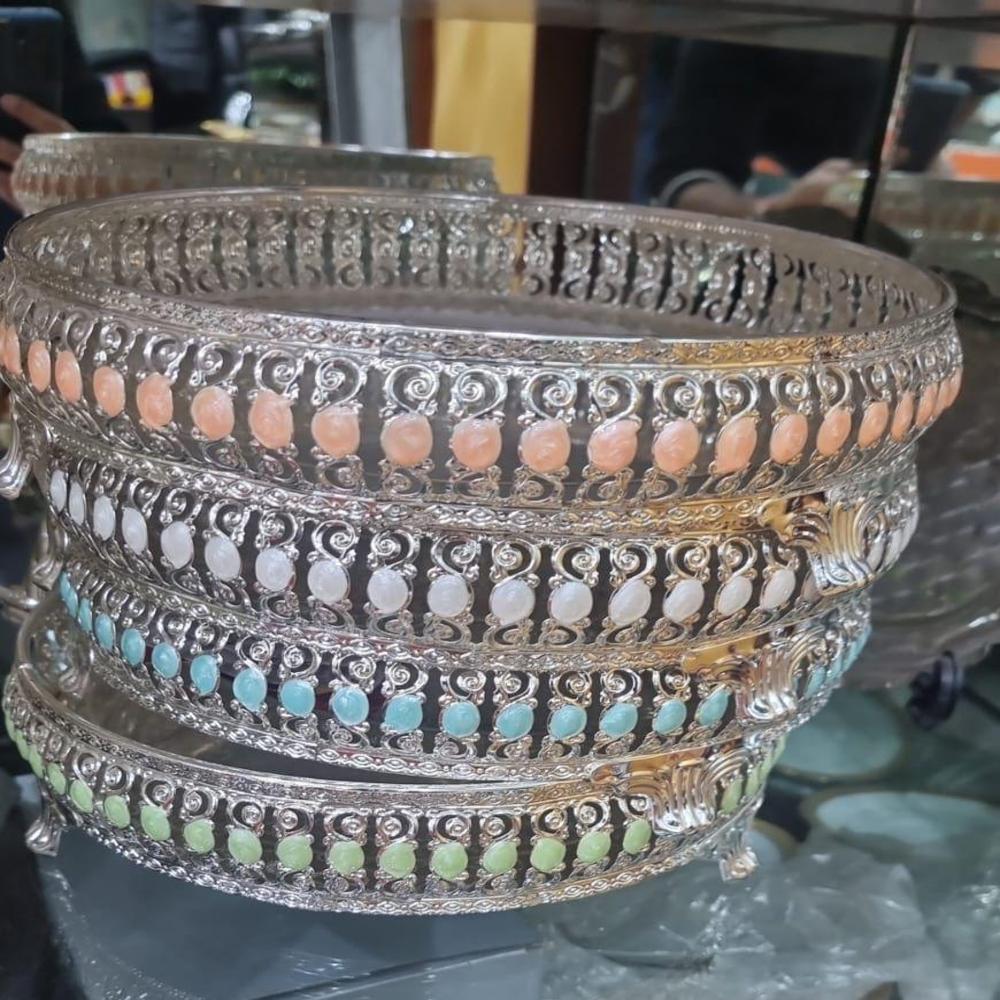Silver Plated Round Trays - Material: Metal