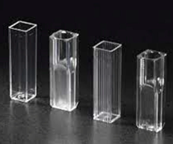 Standard Disposable Spectrophotometer Cuvette - Color: Transparent