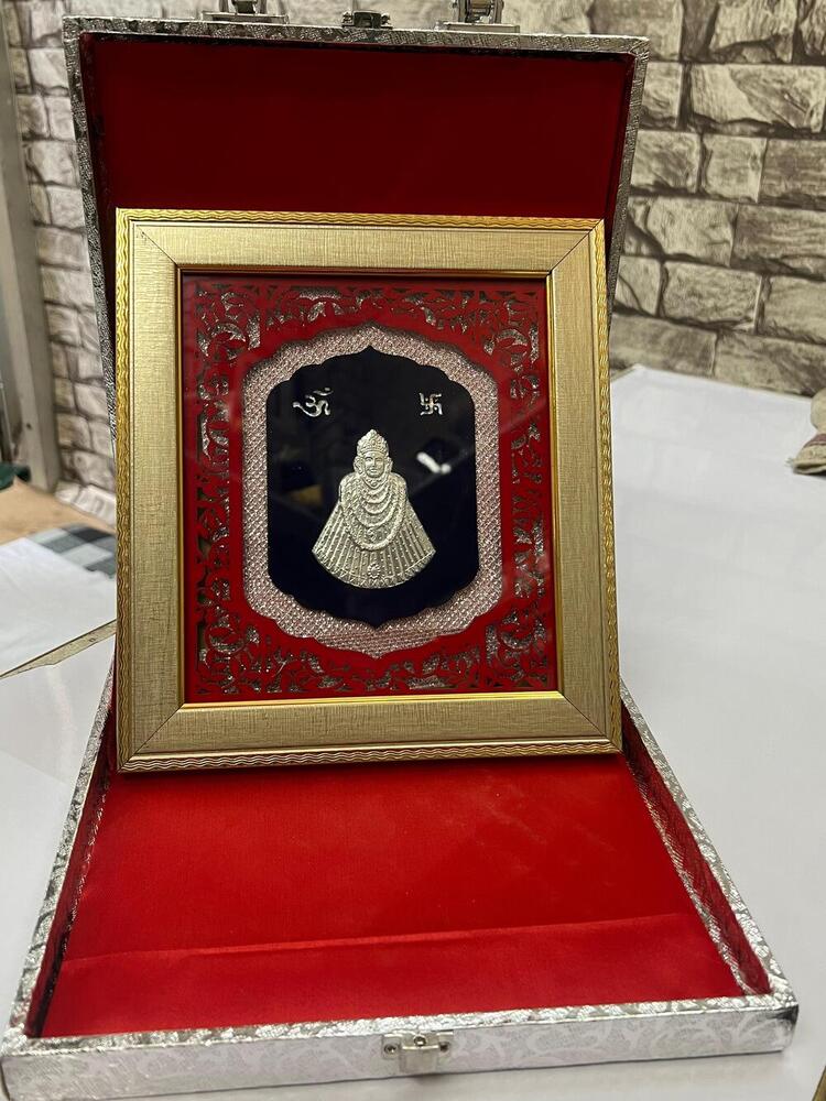 Khatu Shyam with attachi
