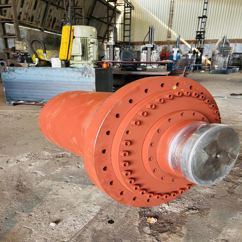 HYDRAULIC CYLINDER