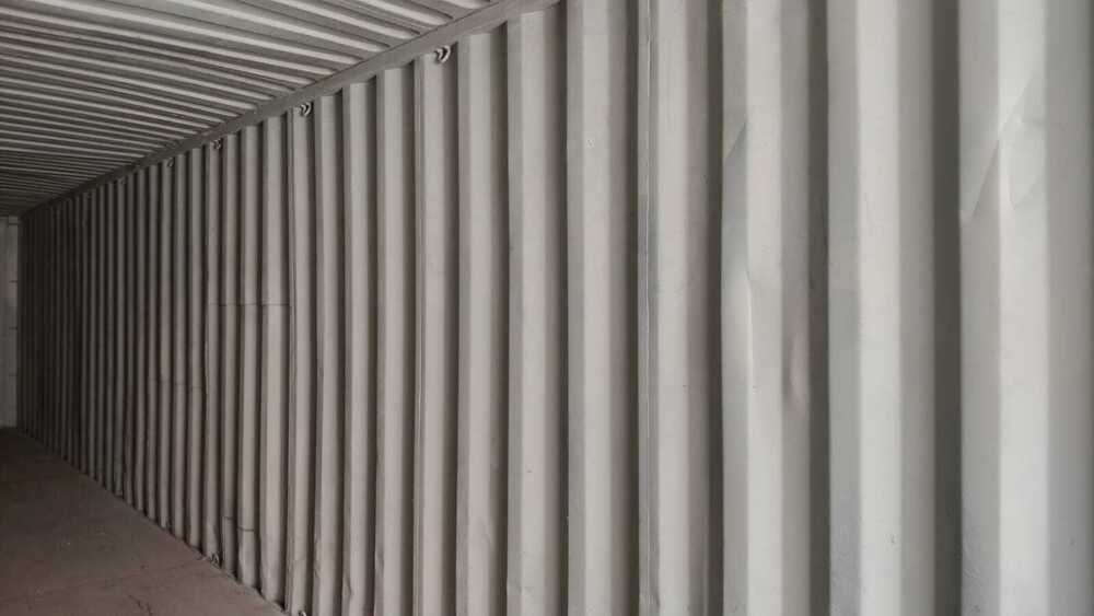 Shipping Container - Capacity: 20 Ton