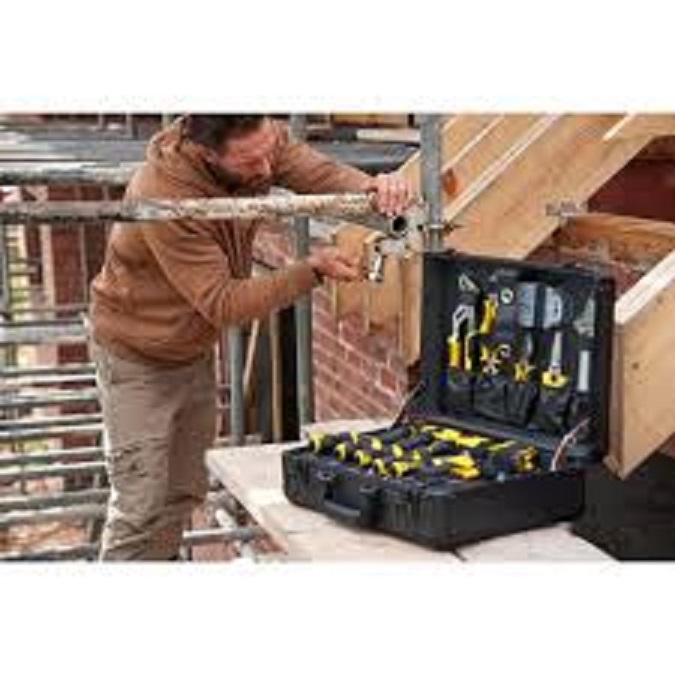 142PC MAINTENANCE TOOLS IN CASE