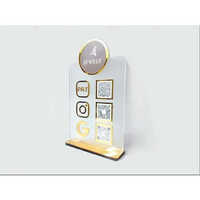 Acrylic Qr Code Stand - Color: Transparent