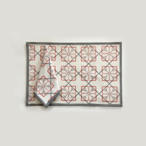 Contour Table Linen