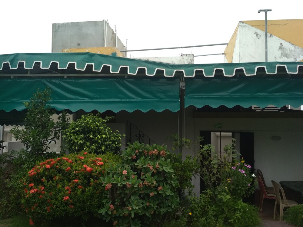 Fabric Canopy - Capacity: 5+ Person
