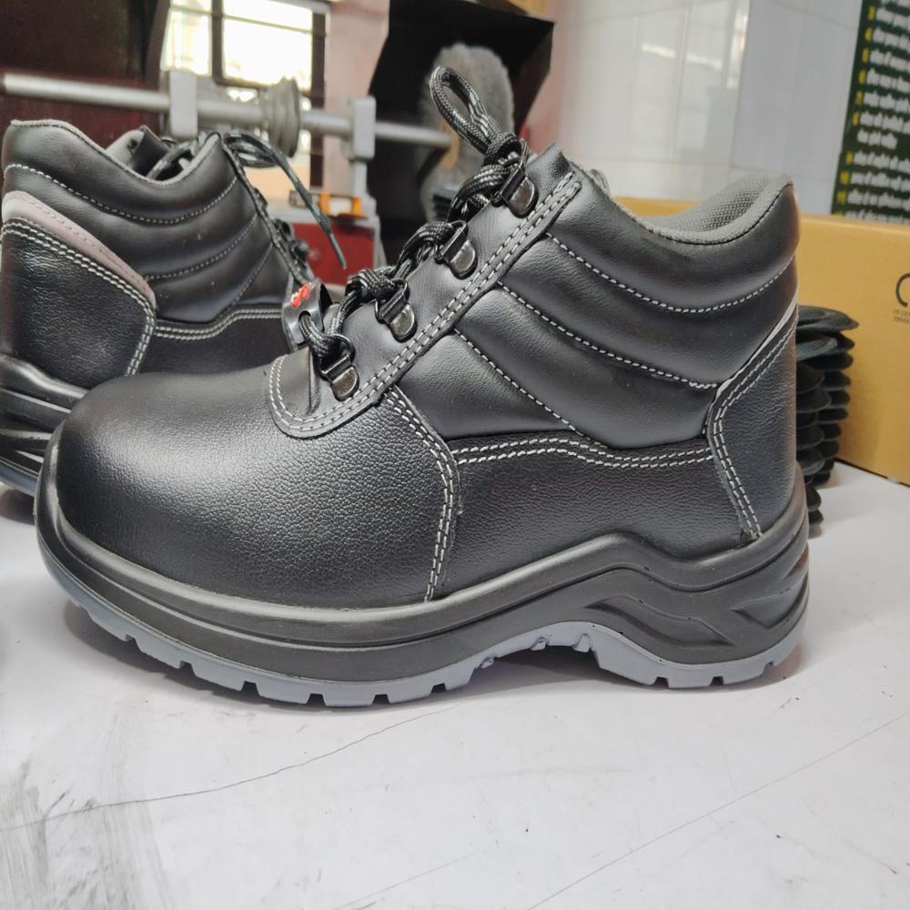 Low weight double dencsity Safety shoes HS- Rocker