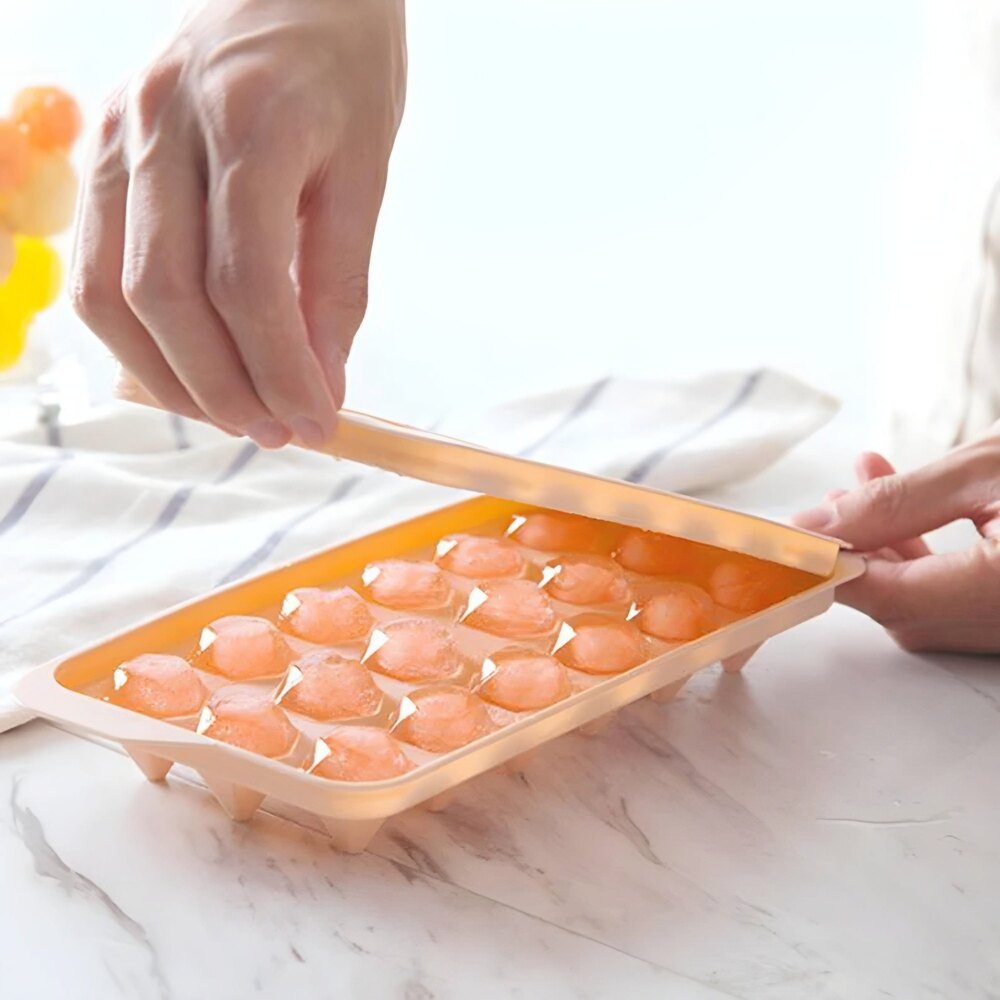 Multicolor Plastic Ice Cube Tray - Plastic Material, 26x12 Cm Size, Brown Color, Smooth Surface Finish - Durable And Elegant Design For Beverages