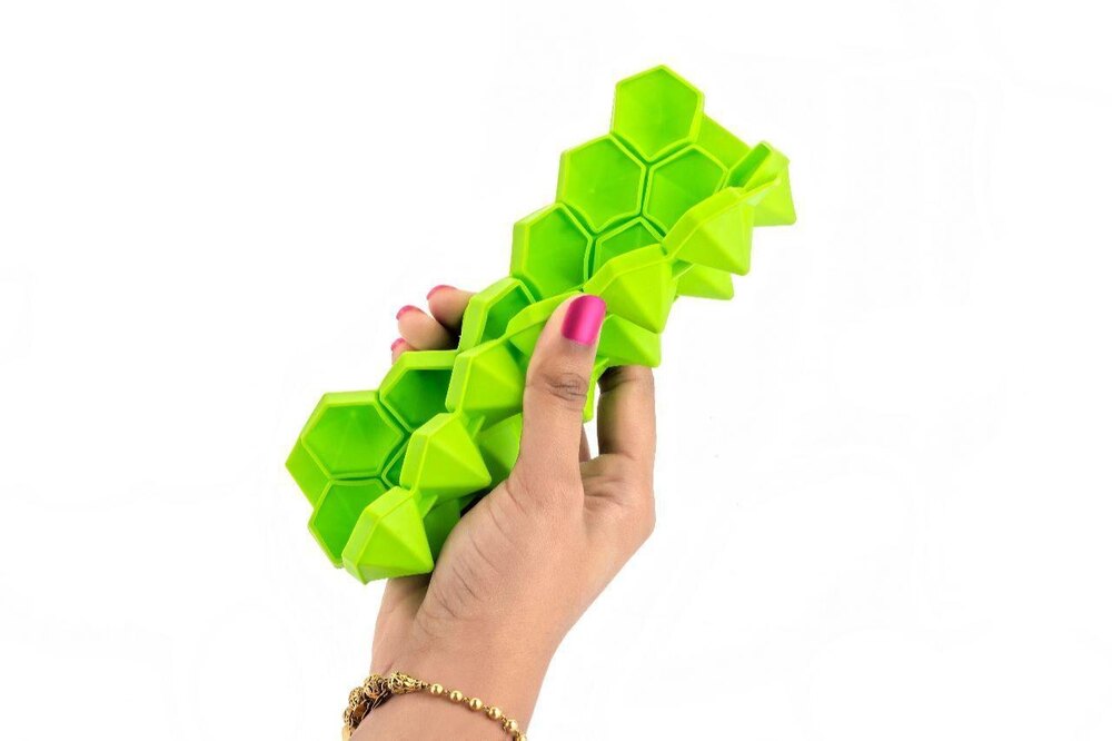 Diamond Ice Tray - Silicone, 20x12x3 Cm | Round Shape, Smooth Surface Finish, Vibrant Green Color For Elegant Ice Cube Creation