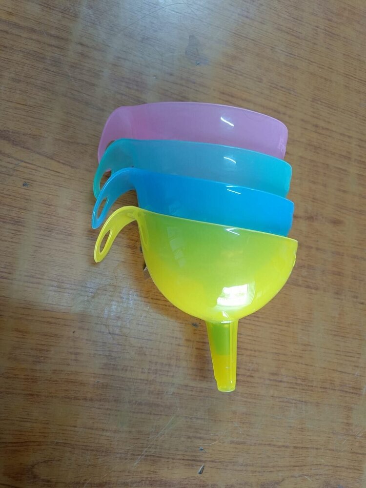 Kitchen Oil Funnel - Smooth Plastic, 12cm X 12cm X 13cm , Multi-color Design For Mess-free Liquid Transfer