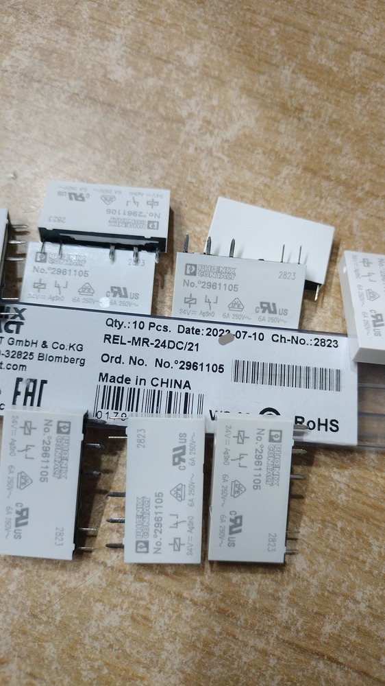 PHOENIX SLIM RELAY NO.2961105 MR-24VDC/21 6A 250V