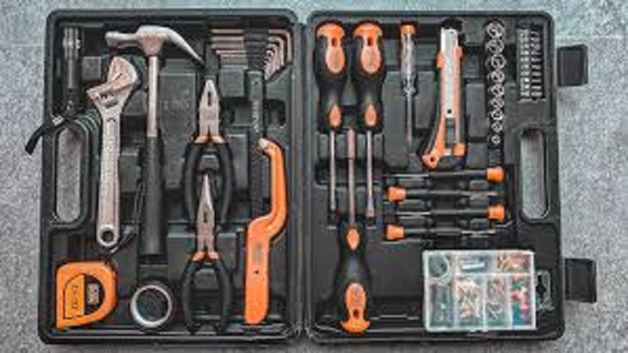 BLACK+DECKER HAND TOOL KIT 126 PC