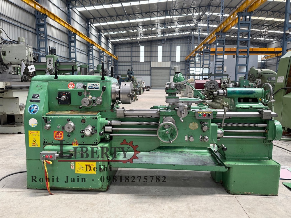 Arad Romania SN-400 x 1000 mm Heavy Duty Lathe Machine