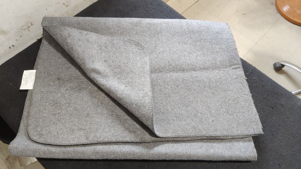 1.5Kg Single Non Wowen Donation Blanket - Age Group: Adults