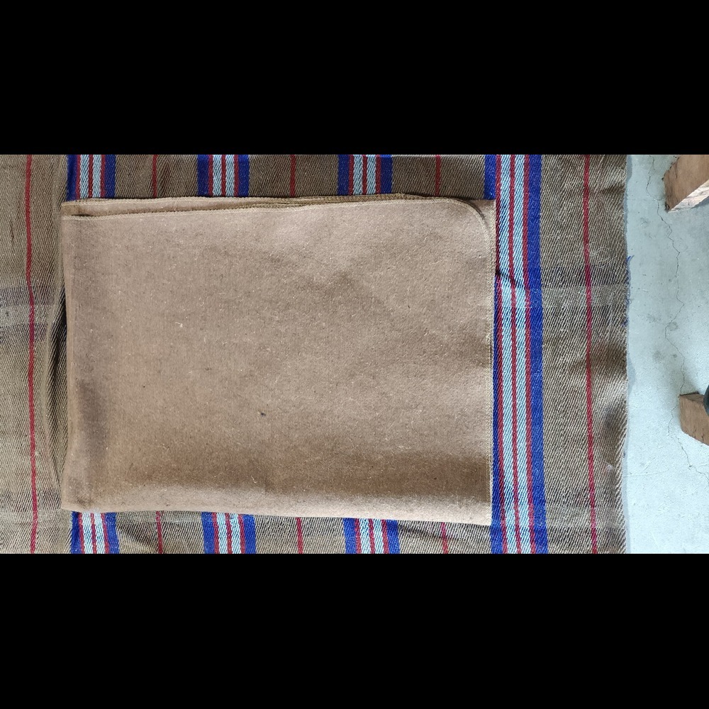 1.5KG भूरा नॉन वॉवन डोनेशन सिंगल कंबल