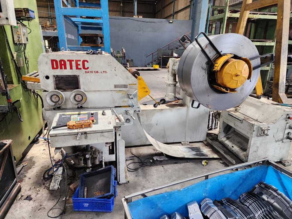 3 in1 NC Decoiler,  Feeder, Straightener & leveler - DATEC Make