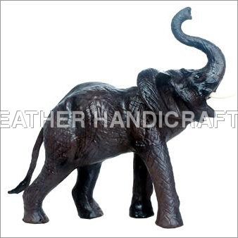 चमड़े से भरे अफ्रीकी हाथी