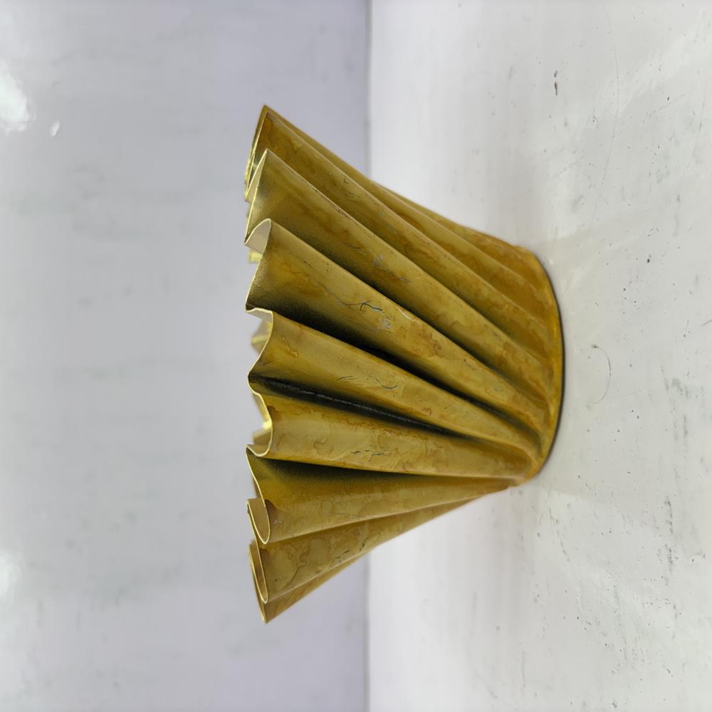 Dh-iron Planter 001 - Color: Golden