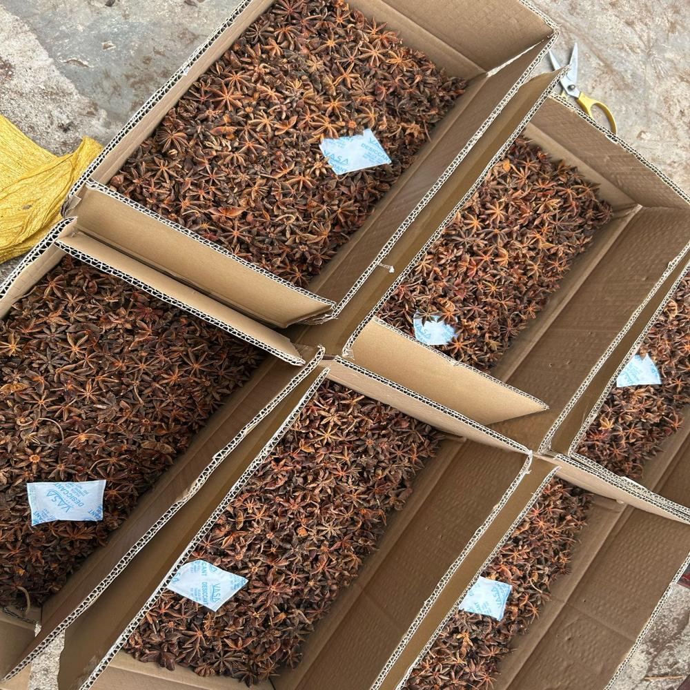 Star Anise - Raw Food Grade, 5 Kg Box | Brown Pieces With 24 Months Shelf Life, Ideal For Dry Storage And Direct Importing