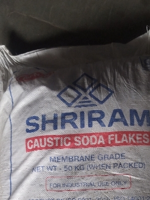 CAUSTIC SODA FLAKES
