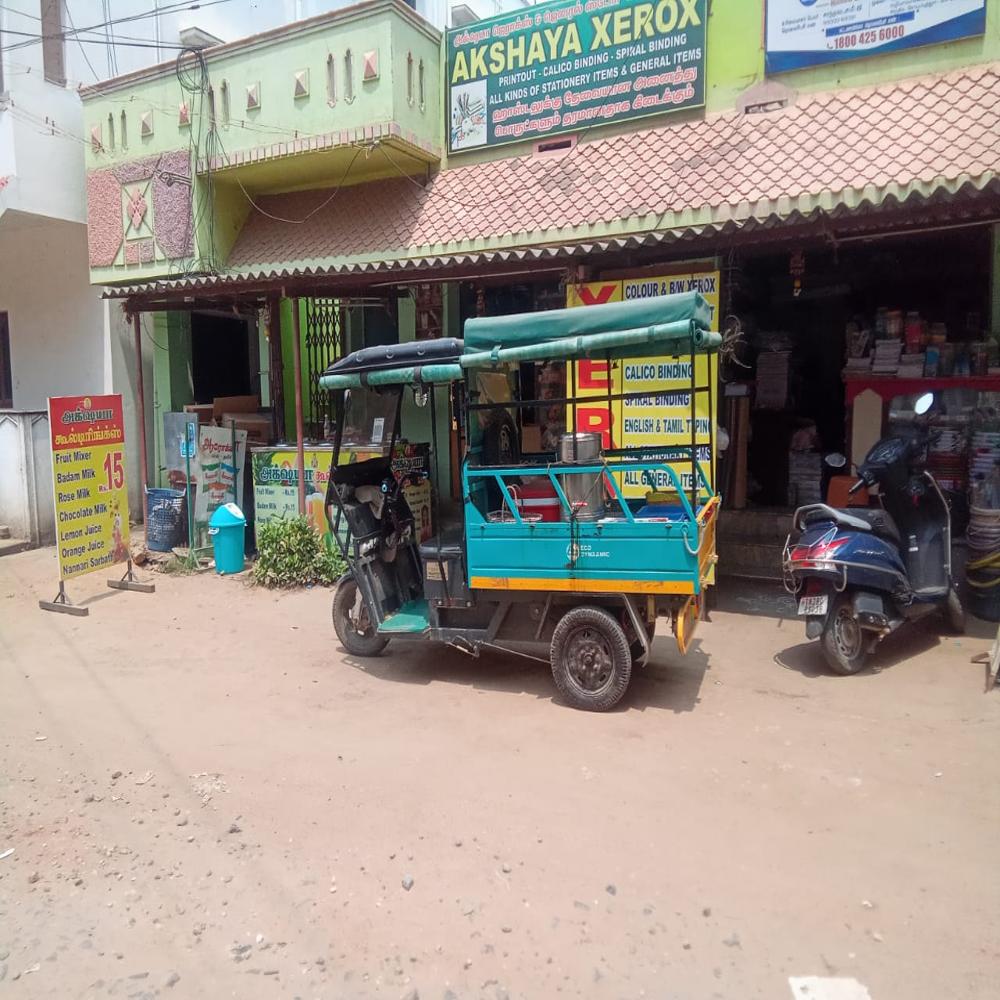 Battery Operated Rickshaw - 1880w Motor, 60ah Lead Acid Battery | Rear Wheel Drive, 25 Km/hr Top Speed, 1 Person Capacity, 100 Km Range