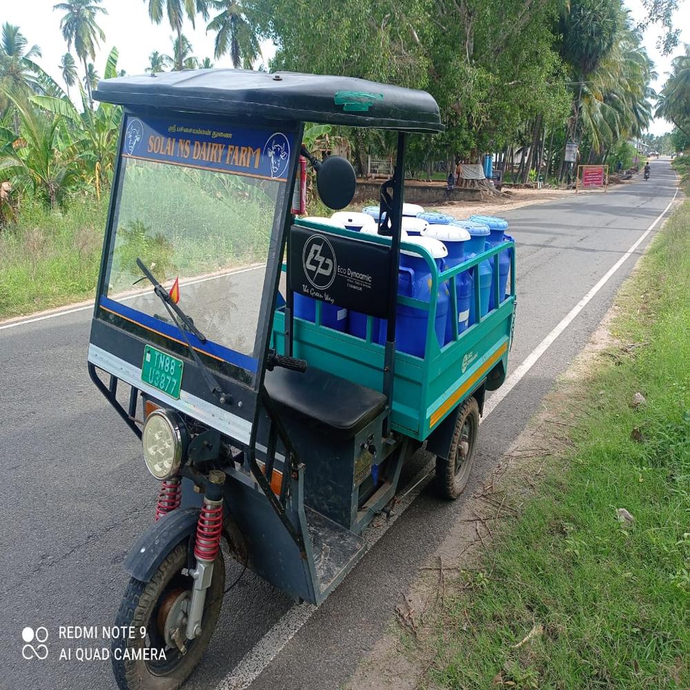 Battery Operated Rickshaw - 1880w Motor, 60ah Lead Acid Battery | Rear Wheel Drive, 25 Km/hr Top Speed, 1 Person Capacity, 100 Km Range