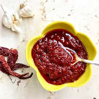 Organic Chilli Garlic Sauce - Feature: Easy To Make