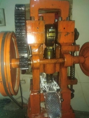 Camphari making machine