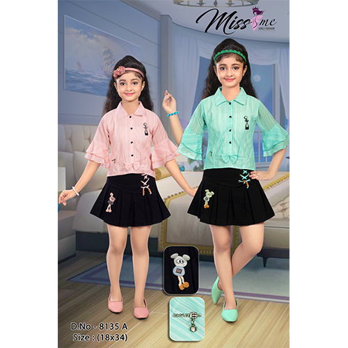 D.no-8135a Size 18x34 Skirt Top - Color: Multicolor