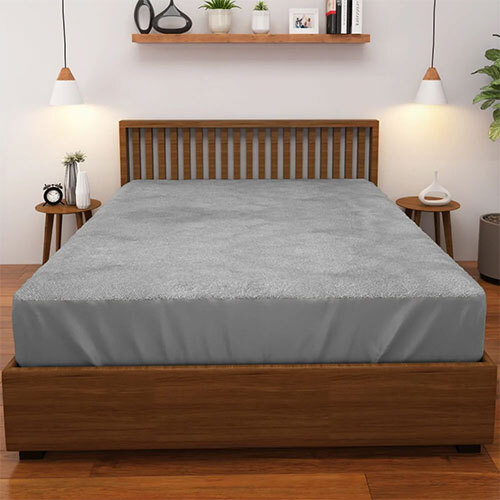 सादा प्रीमीयम गद्दा सुरक्षा कवर