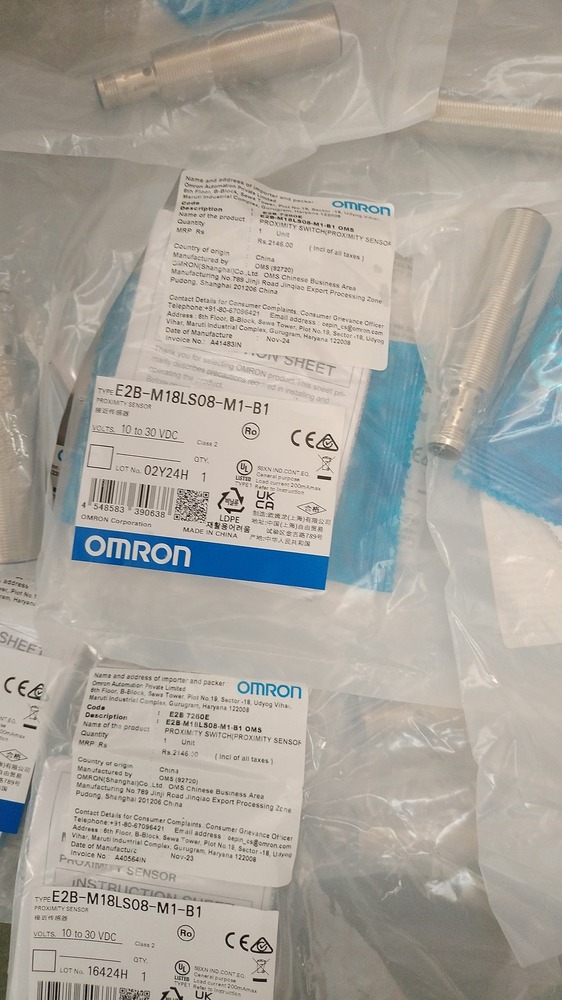 OMRON PROXIMITY SENSOR, E2B-M18LS08-M1-B1,18MM DIA,SD 8MM,PNP NO