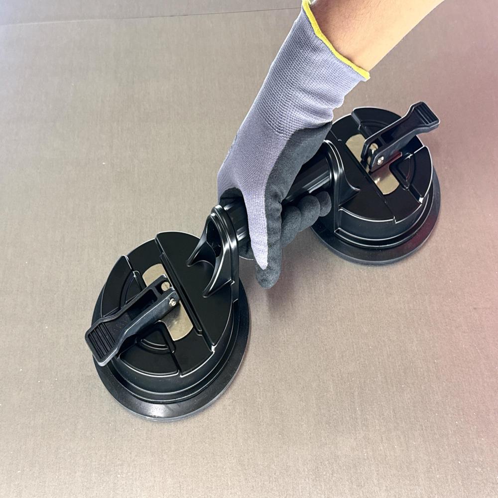 Double suction cup lifter