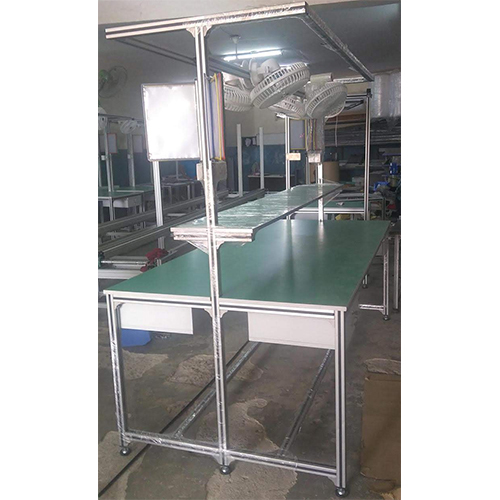 Face To Face Assembly Table - Color: Green