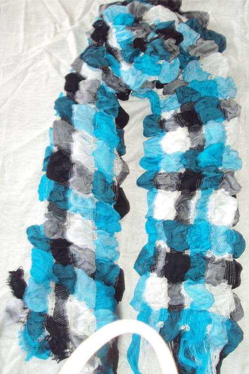 महिलाओं की फैंसी स्टोल