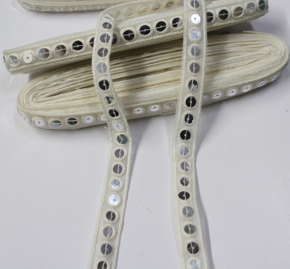 Off Withe Sequence Lace - Gender: Female