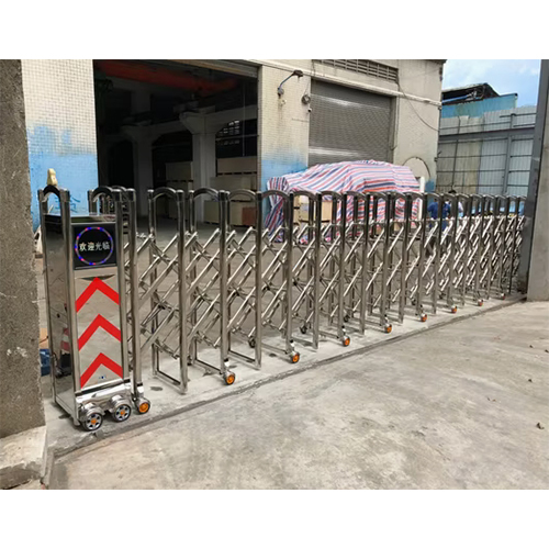 Automatic Retractable Gate With Remote Control For Construction Site - Color: Black