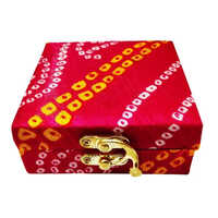 Red Handmade Cardboard Gift Box - Color: Multicolor