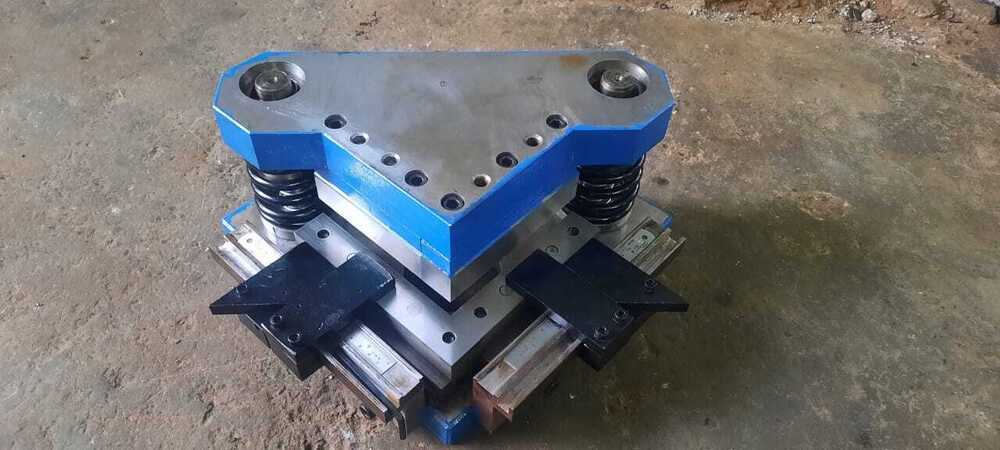 Corner Notching Die - Color: Blue