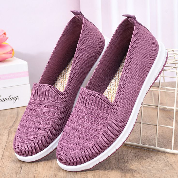 Double Needle Bar High Speed Warp Knitting Machine - Color: Green