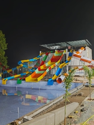 Tower Slide - Material: Plastic