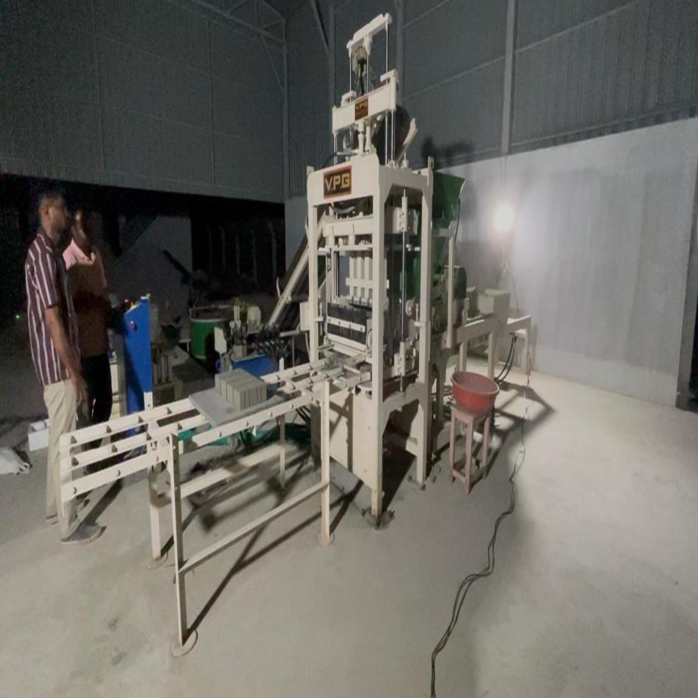 Pallet Type Paving Block Making Machine - Color: Yellow