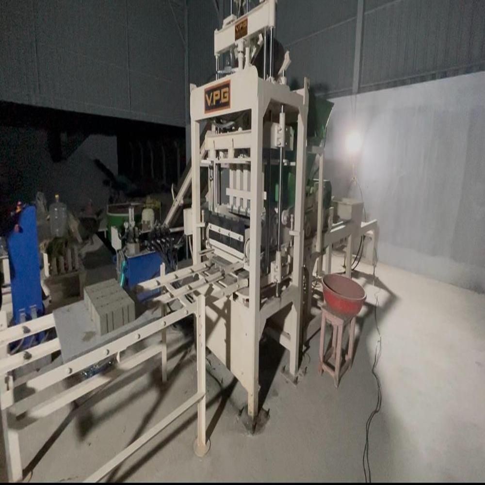 Pallet Type Paving Block Making Machine - Color: Yellow