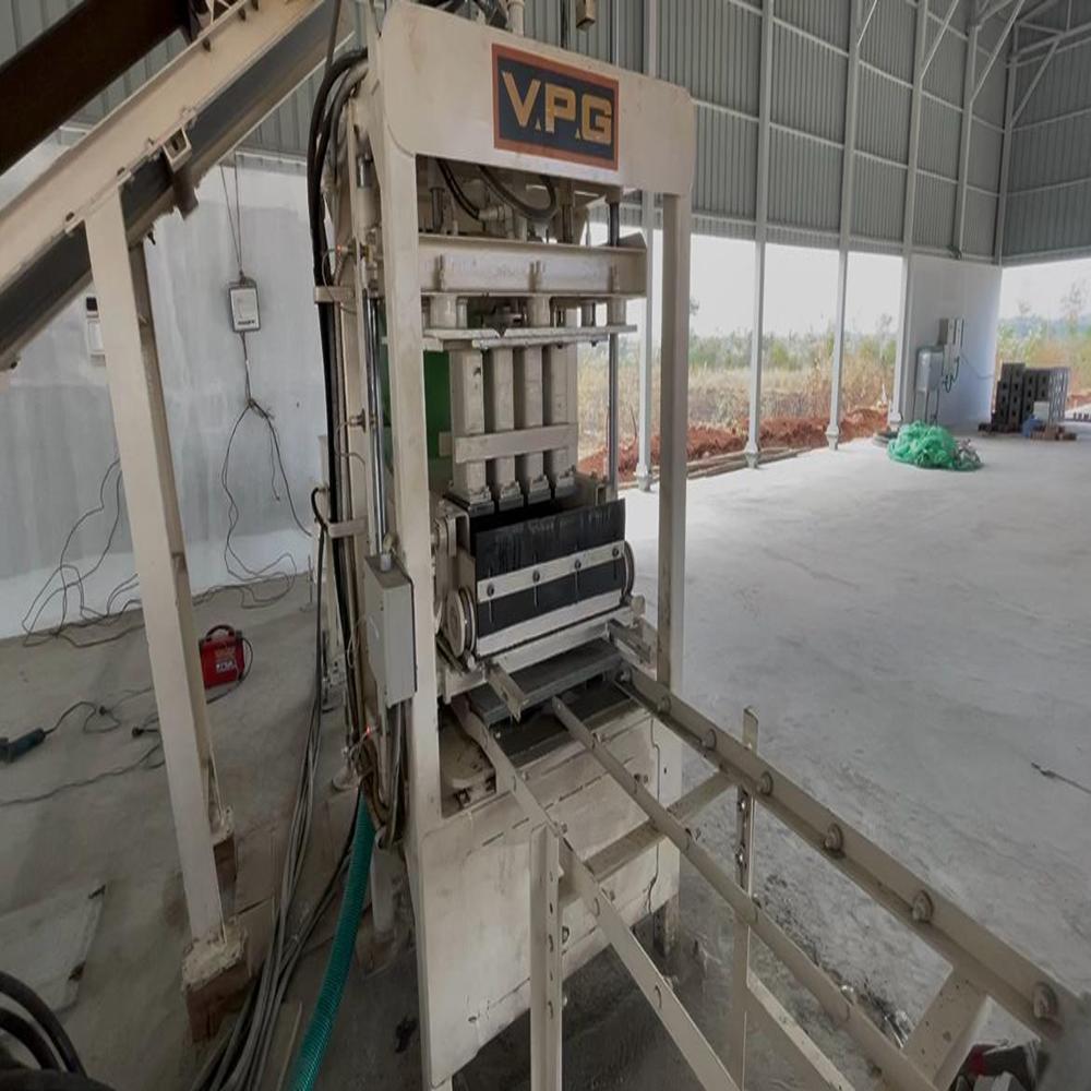Pallet Type Paving Block Making Machine - Color: Yellow