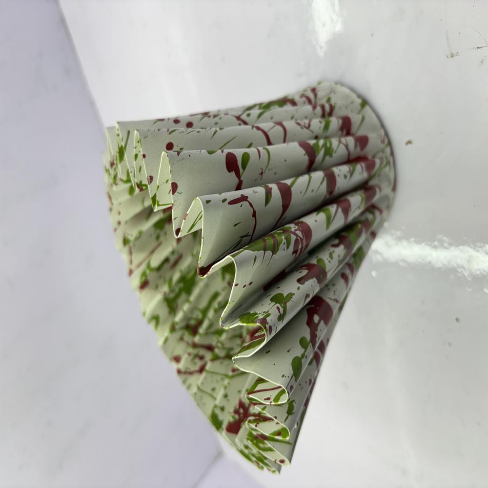 Dh-iron Planter 001 - Color: Golden