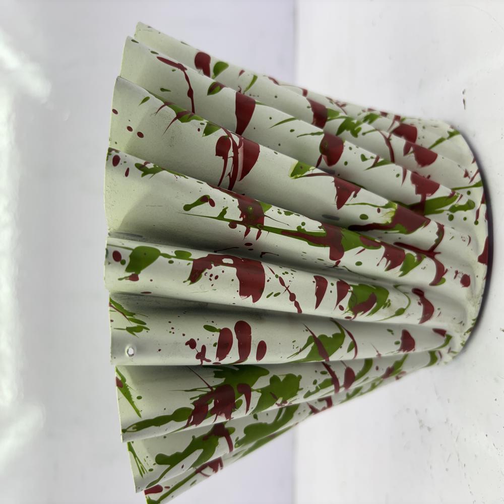 Dh-iron Planter 001 - Color: Golden