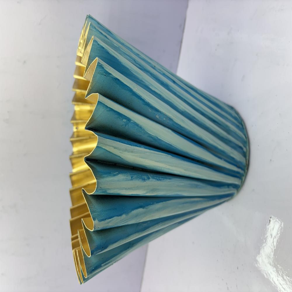 Dh-iron Planter 001 - Color: Golden