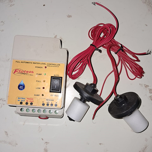 Basic Water Level Controller - Accuracy: 100  %