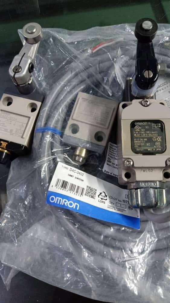 OMRON LIMIT SWITCH, D4C-3402,D4C-3420 3M WITH LED