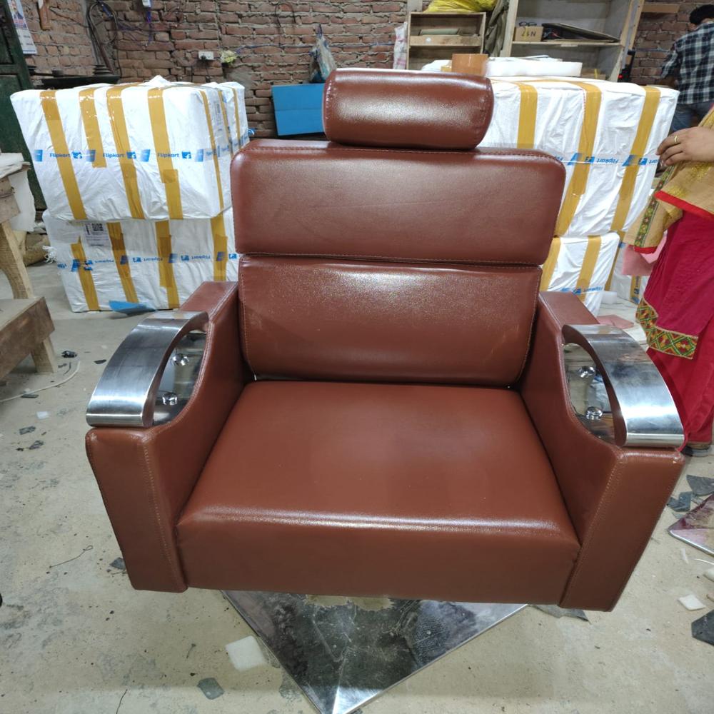 JSWL Apple saloon chair
